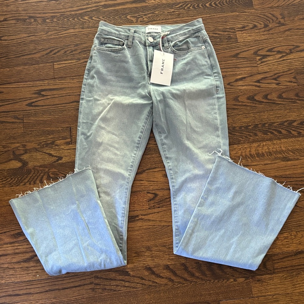 NWT Le high Flaire Frame Light Blue High-Rise Flare Jeans with Raw Hem